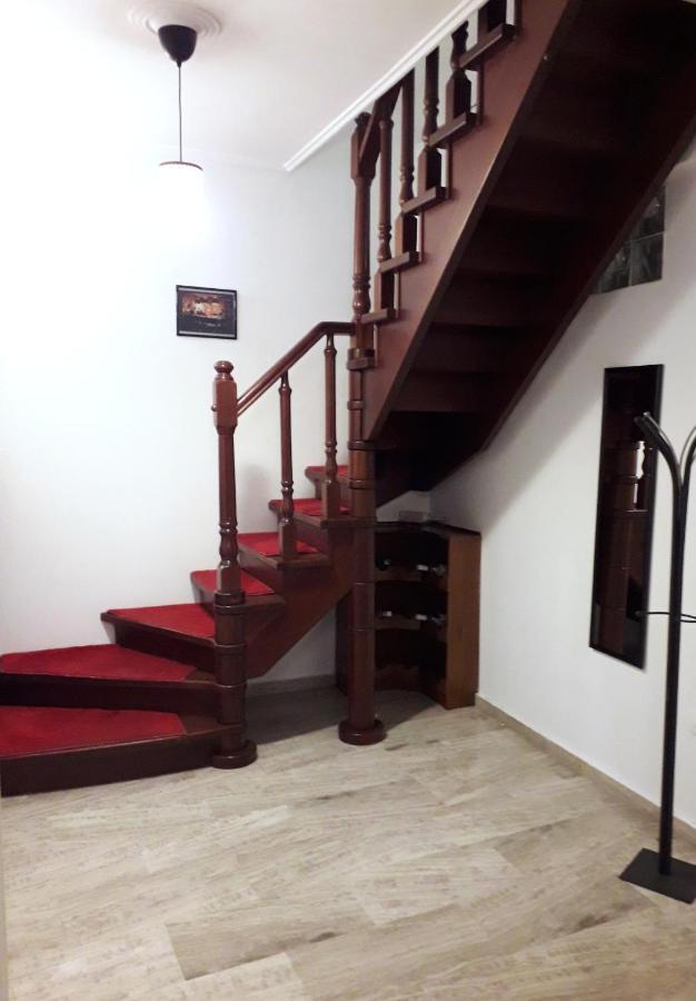 The Home Sweet Home - Family Friendly 2 Floor Apartment Kalamata Exterior foto